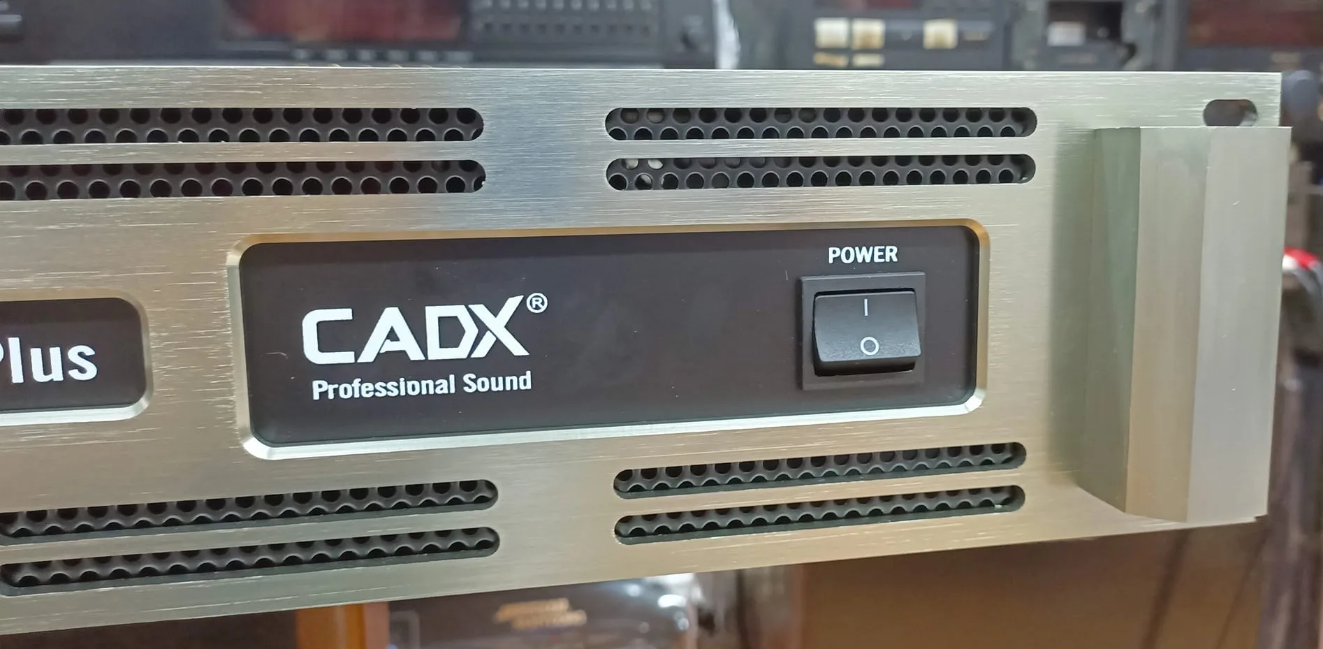 Cục đẩy công suất CADX 24 Plus chính hãng, mặt phay nhôm 10 Cục đẩy công suất CADX 24 Plus chính hãng, mặt phay nhôm - Ảnh 4