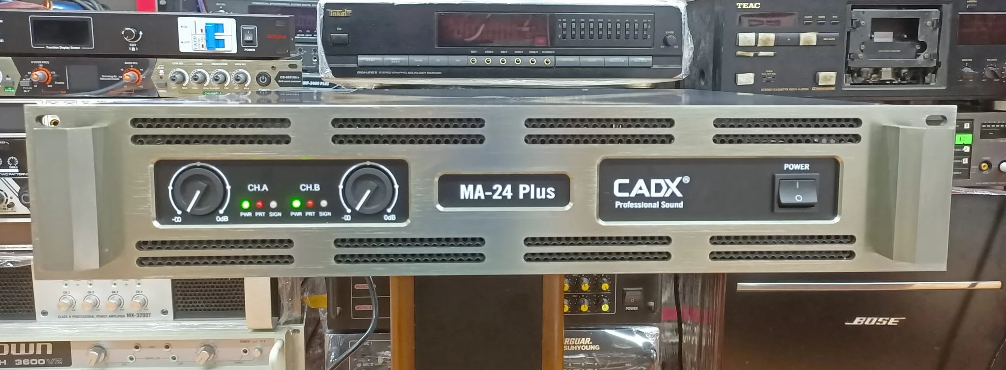 Cục đẩy công suất CADX 24 Plus chính hãng, mặt phay nhôm 12 Mặt trước cục đẩy công suất CADX Model MA- 24Plus