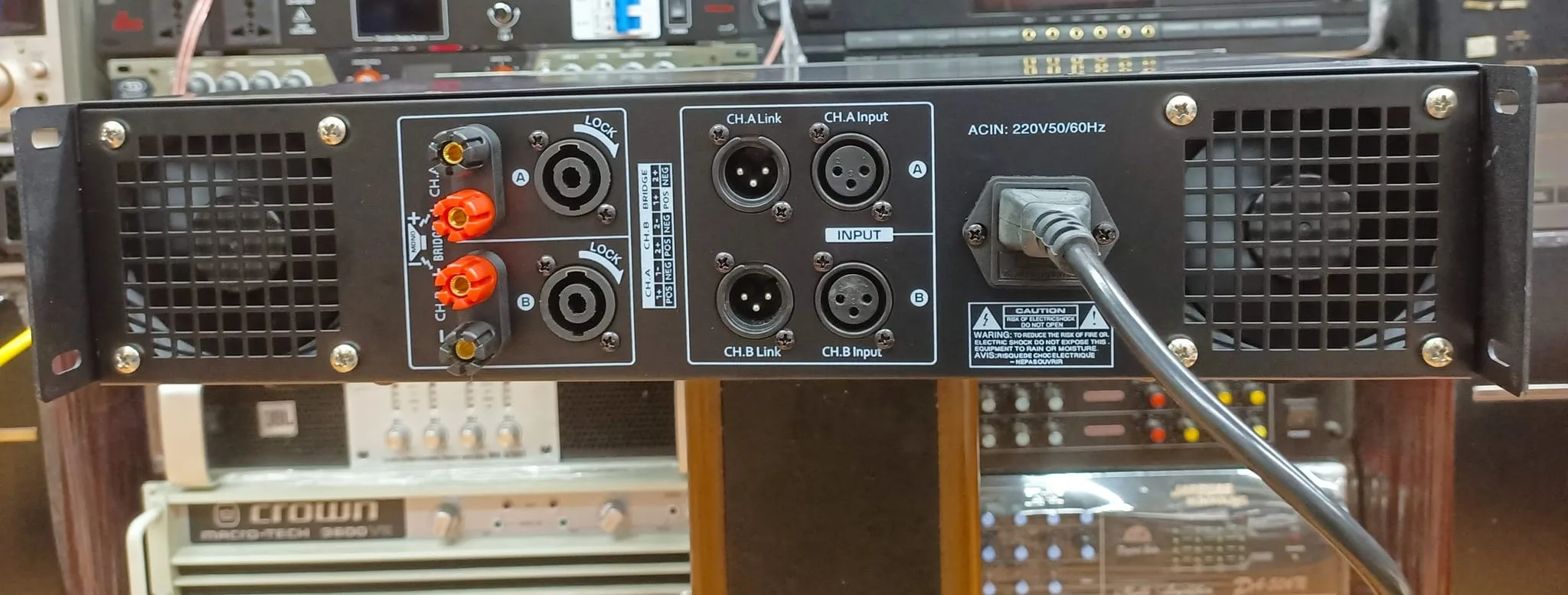 Cục đẩy công suất CADX 24 Plus chính hãng, mặt phay nhôm 15 Hình mặt sau sản phẩm cục đẩy công suất CADX Model MA- 24Plus