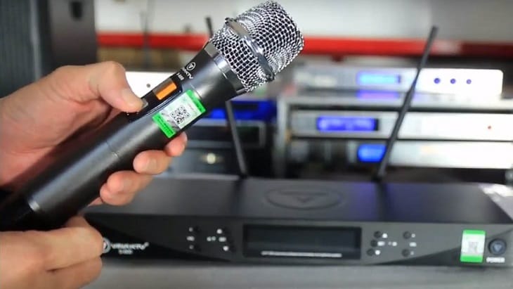 Bí quyết giúp micro bền dầu tiên: Kiểm tra pin trước khi sử dụng