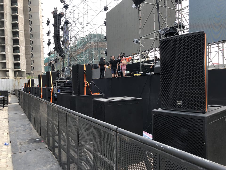 dich vu van chuyen thiet bi am thanh