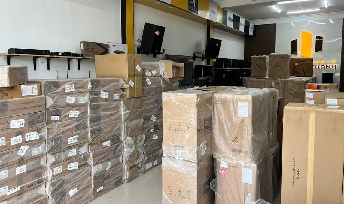 nhap hang moi showroom ha noi 100724 7