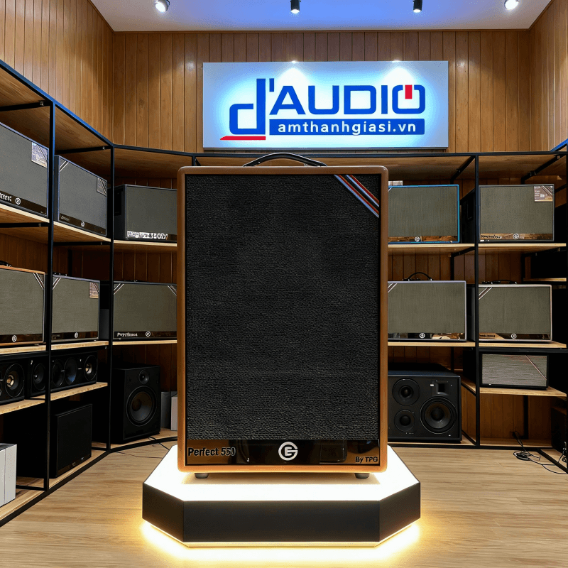trải nghiệm sản phẩm loa karaoke xách tay EG Perfect 550 tại showroom D'audio