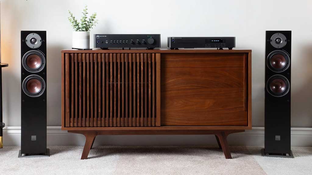 NAD mở rộng Classic Series với ampli tích hợp C 359S và đầu CD C 569